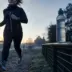 Courir le matin a jeun, montre affiche « À jeun » au lever du jour